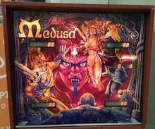 Laden Sie das Bild in den Galerie-Viewer, Medusa