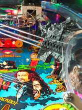Laden Sie das Bild in den Galerie-Viewer, Bram Stoker's Dracula Flipper Customised Edition