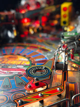 Laden Sie das Bild in den Galerie-Viewer, The Getaway Flipper