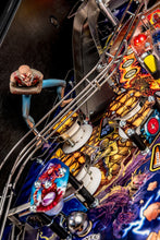 Laden Sie das Bild in den Galerie-Viewer, Iron Maiden Premium Flipper