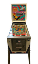 Laden Sie das Bild in den Galerie-Viewer, Lucky Strike