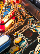 Laden Sie das Bild in den Galerie-Viewer, Silverball Mania Flipper