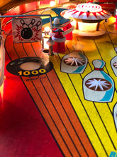 Laden Sie das Bild in den Galerie-Viewer, Strikes & Spares Flipper