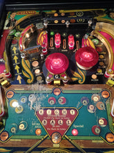 Laden Sie das Bild in den Galerie-Viewer, Eight Ball Champ