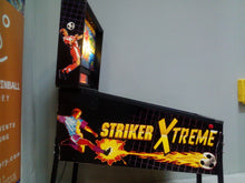 Laden Sie das Bild in den Galerie-Viewer, Striker Xtreme